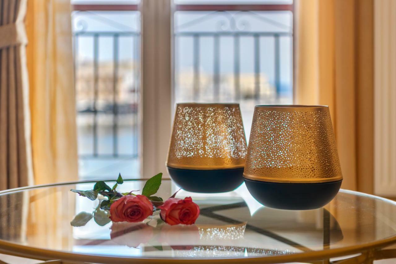 Anaria Gold Suite Ermoupoli Bagian luar foto